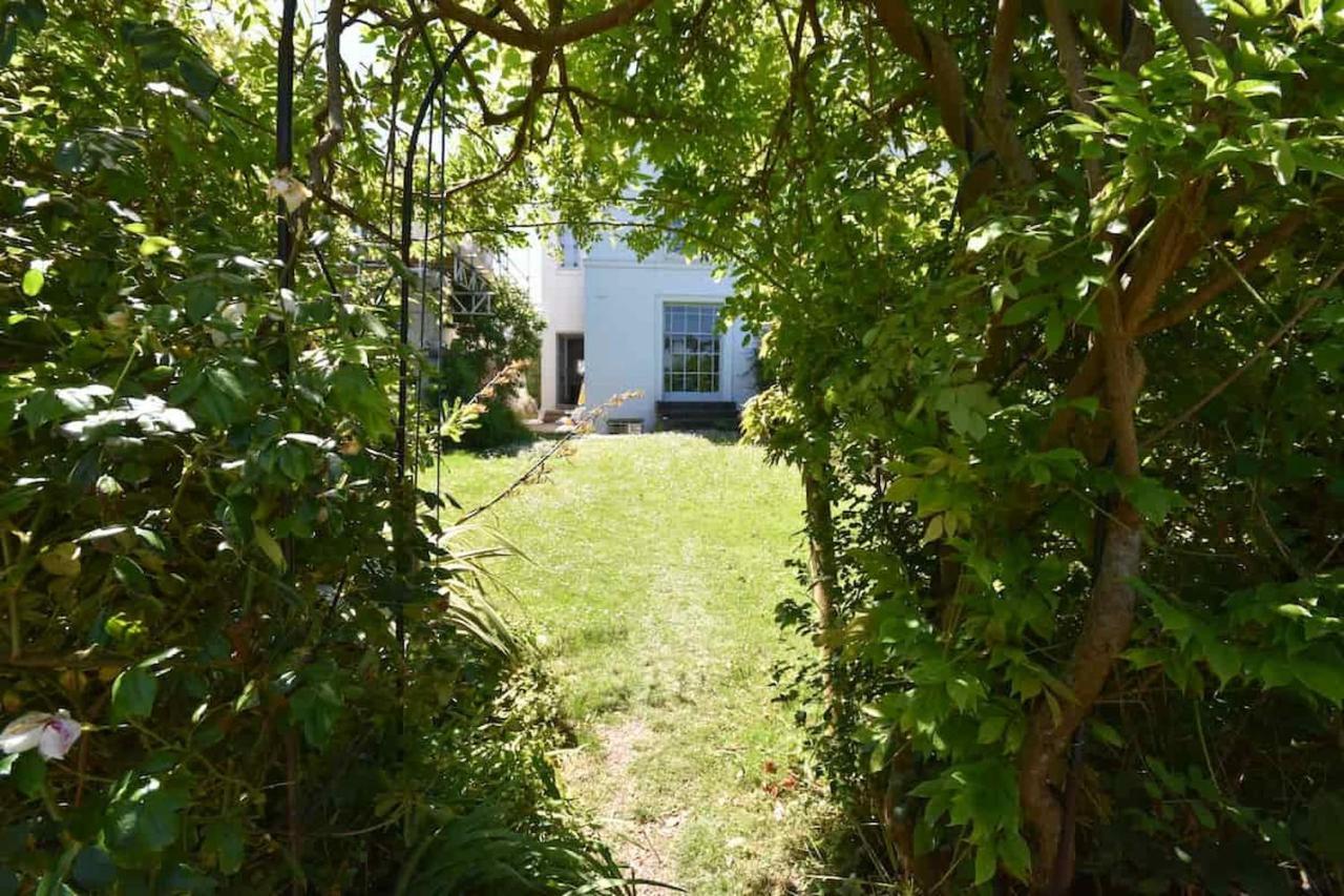 Arden Villa, Sleeps 8, Moments From The Golden Sandy Beach Of Ryde Ryde  Exterior photo